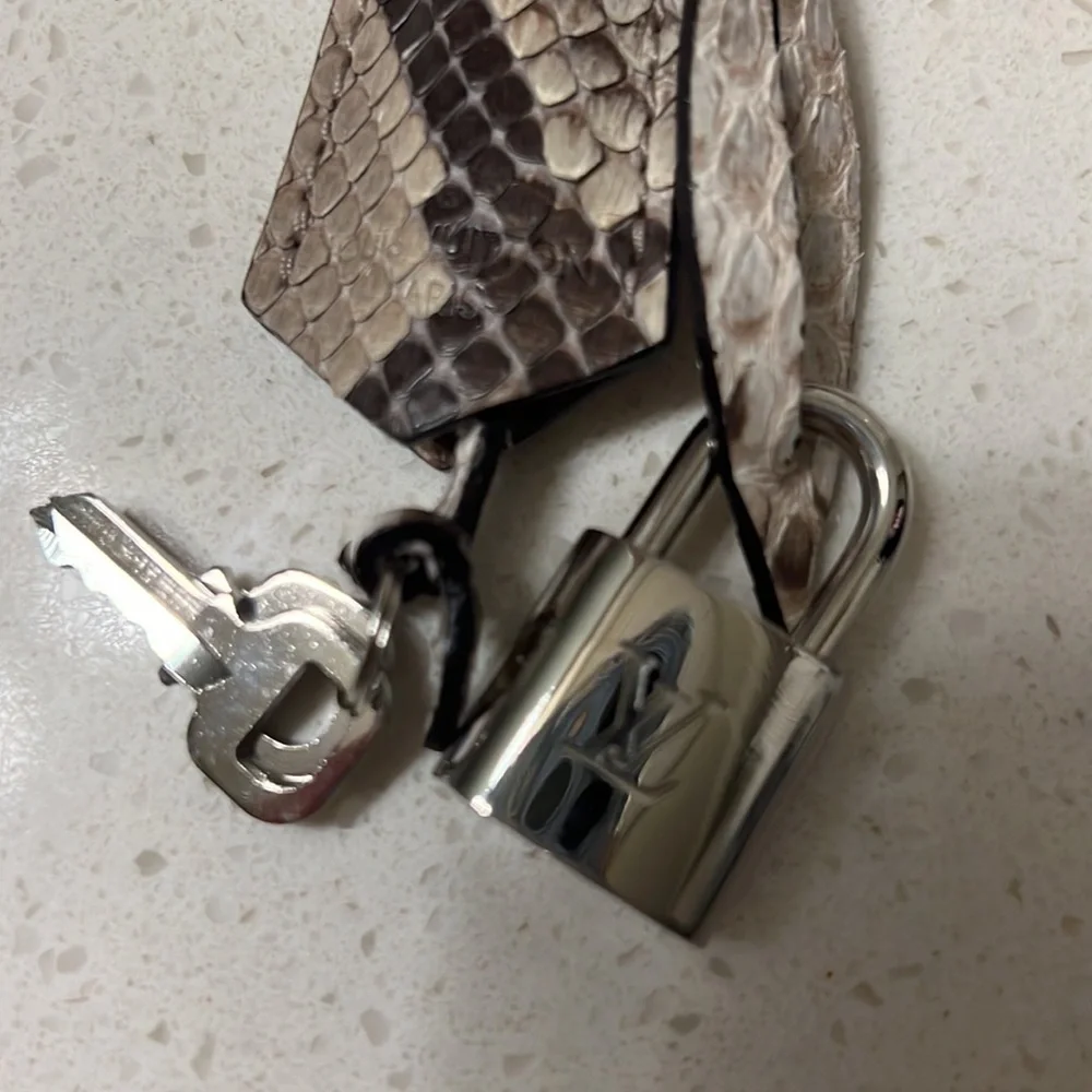 Louis Vuitton Rare Python Clochette with Silver Lock & Keys. Key #300. - Picture 2 of 3